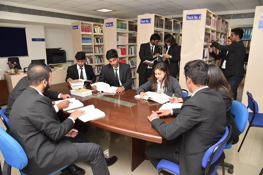 Amity Global Business School Pune Library Facilities photo 4